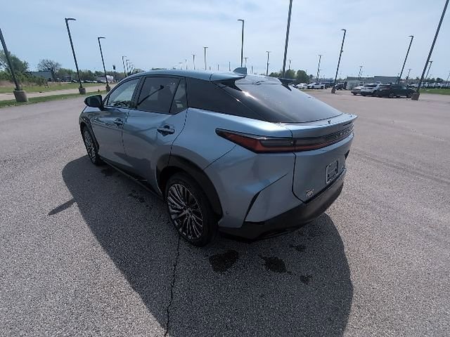 Used 2023 Lexus RZ 450e Premium w/ Accessory Package (2T) image 9