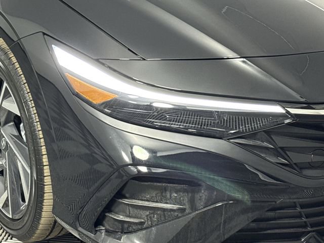 New 2026 Hyundai Elantra Limited image 37