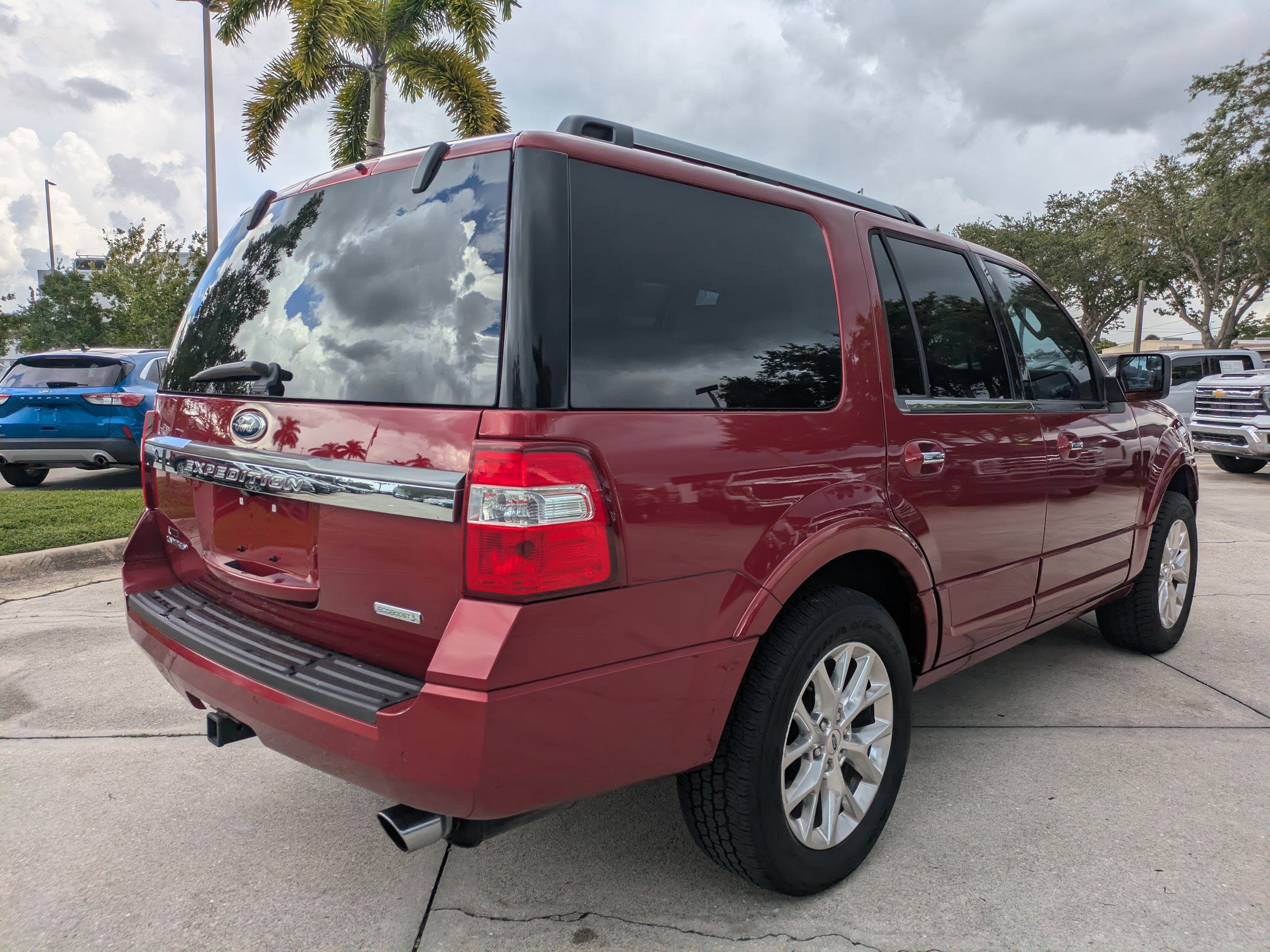 Used 2015 Ford Expedition Limited w/ Equipment Group 301A RWD image 4