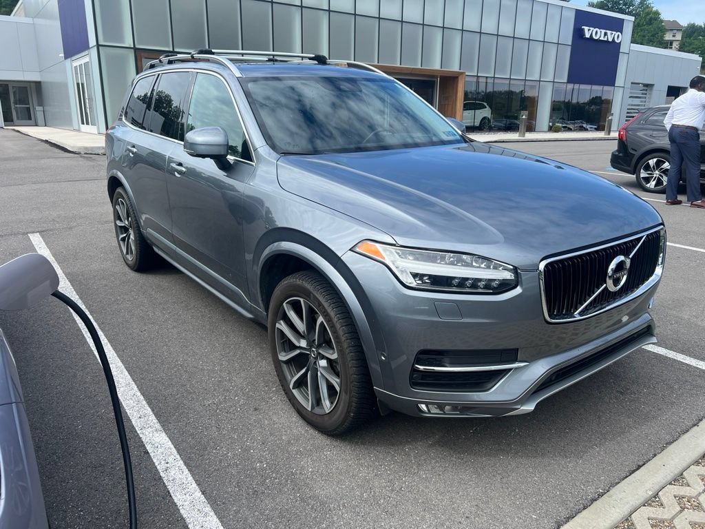 Used 2017 Volvo XC90 T6 Momentum w/ Vision Package AWD/4WD image 4