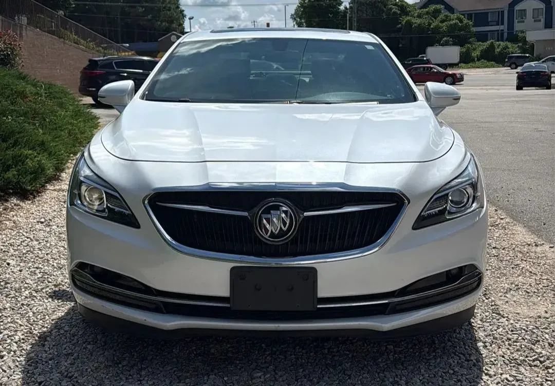 Used 2017 Buick LaCrosse Essence w/ Sun and Shade Package FWD image 4