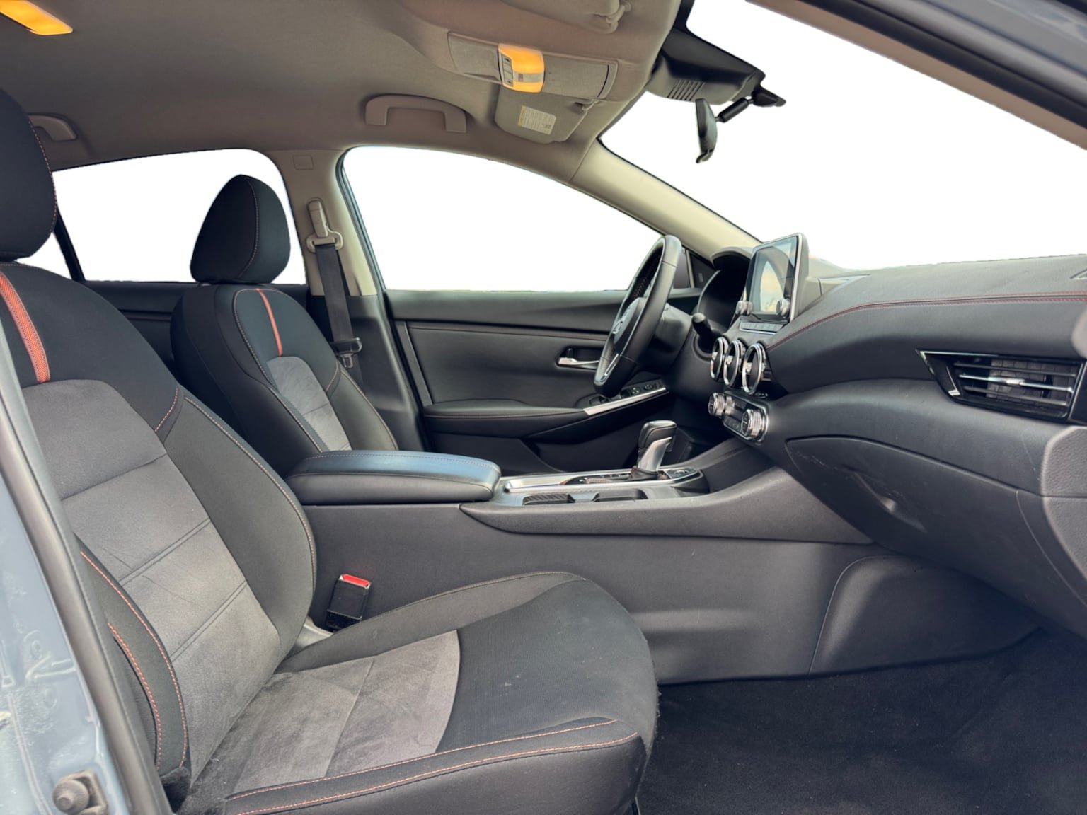 Used 2025 Nissan Sentra SR w/ Midnight Edition FWD image 17