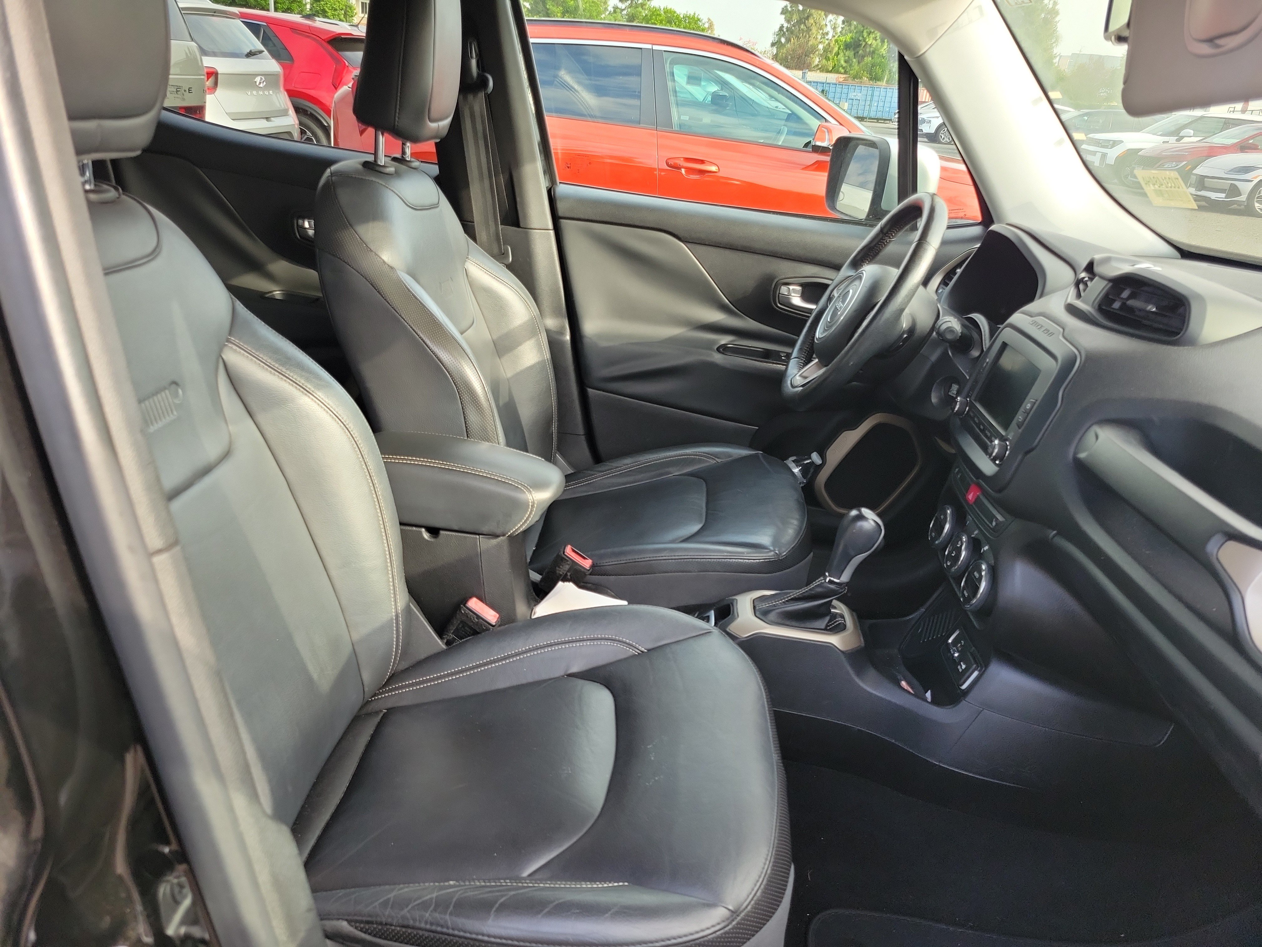 Used 2015 Jeep Renegade Limited FWD image 15