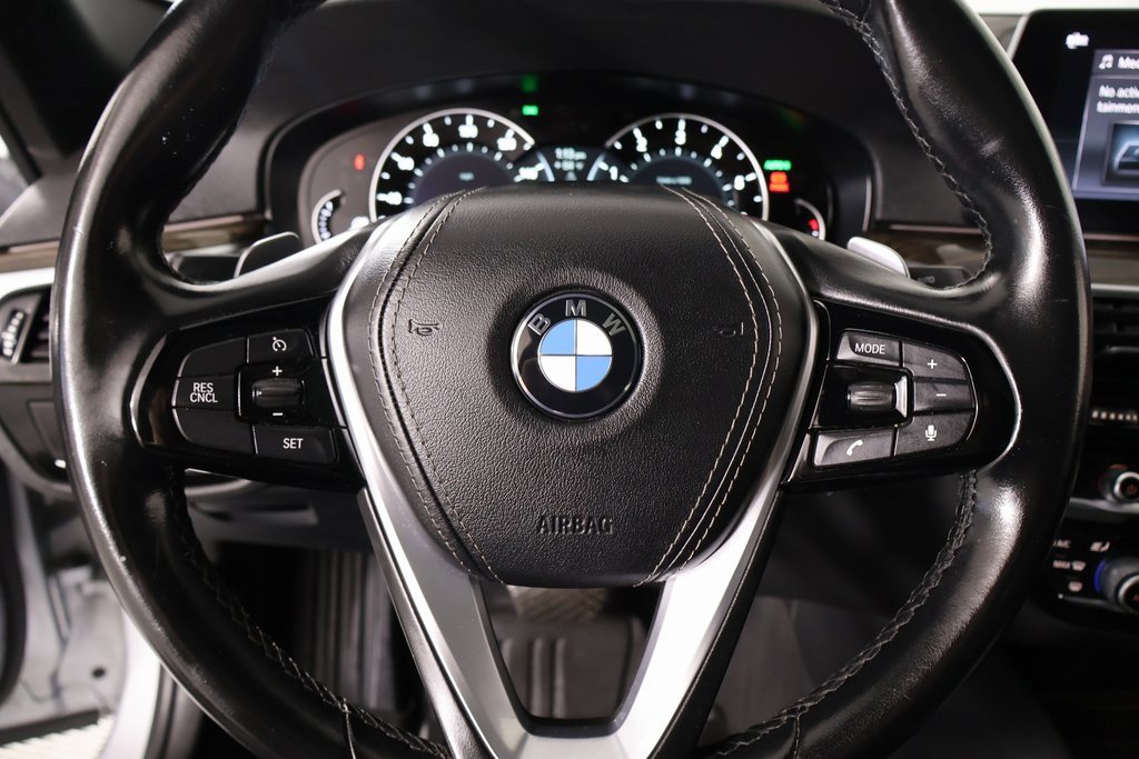 Used 2019 BMW 530i w/ Premium Package image 4