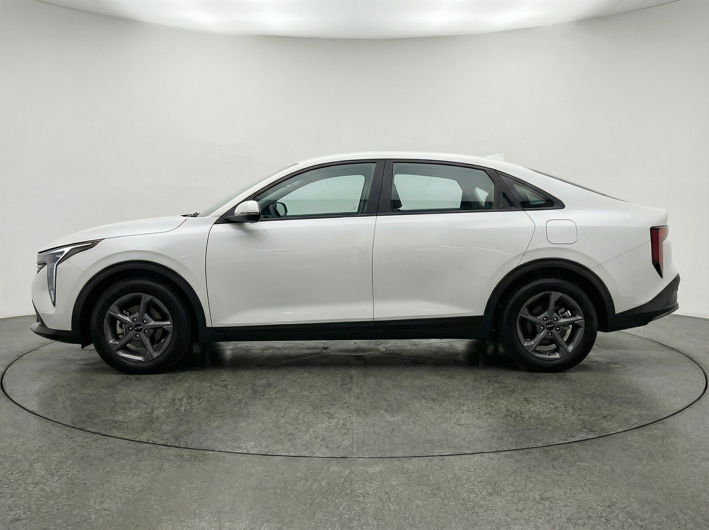 Used 2025 Kia K4 LXS image 11