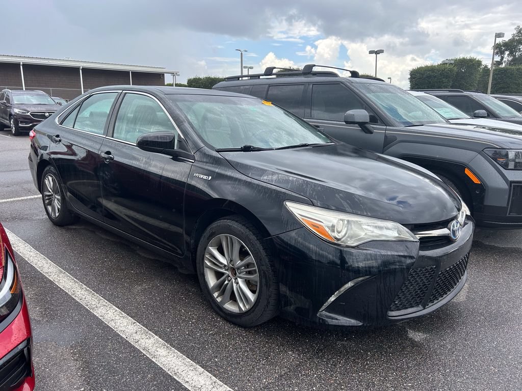 Used 2015 Toyota Camry SE w/ Moonroof Package
