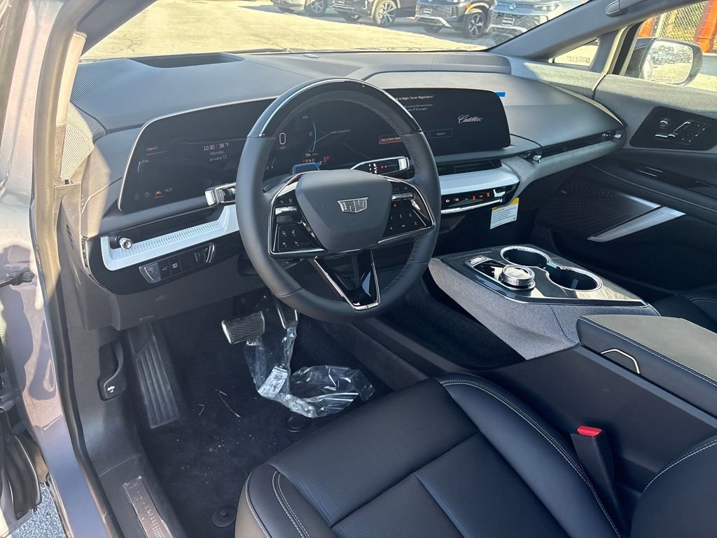 New 2026 Cadillac Optiq Luxury 2 image 10