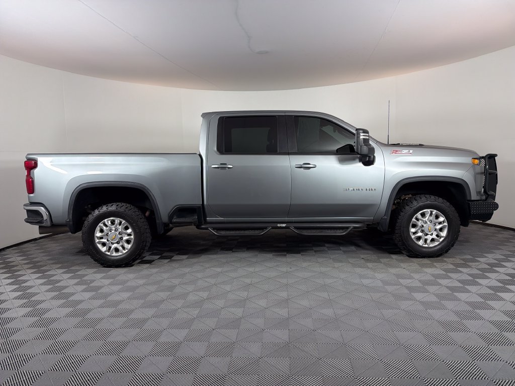Used 2024 Chevrolet Silverado 3500 LT w/ All Star Edition AWD/4WD image 2