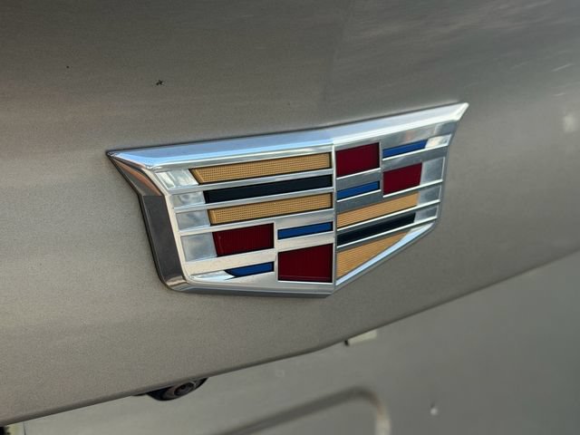 Used 2022 Cadillac XT4 Premium Luxury w/ Enhanced Visibility Package FWD image 8
