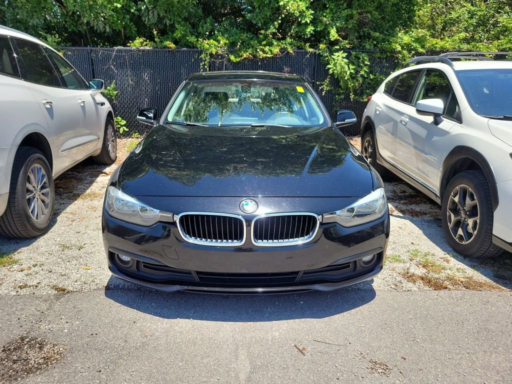 Used 2016 BMW 320i Sedan RWD image 2