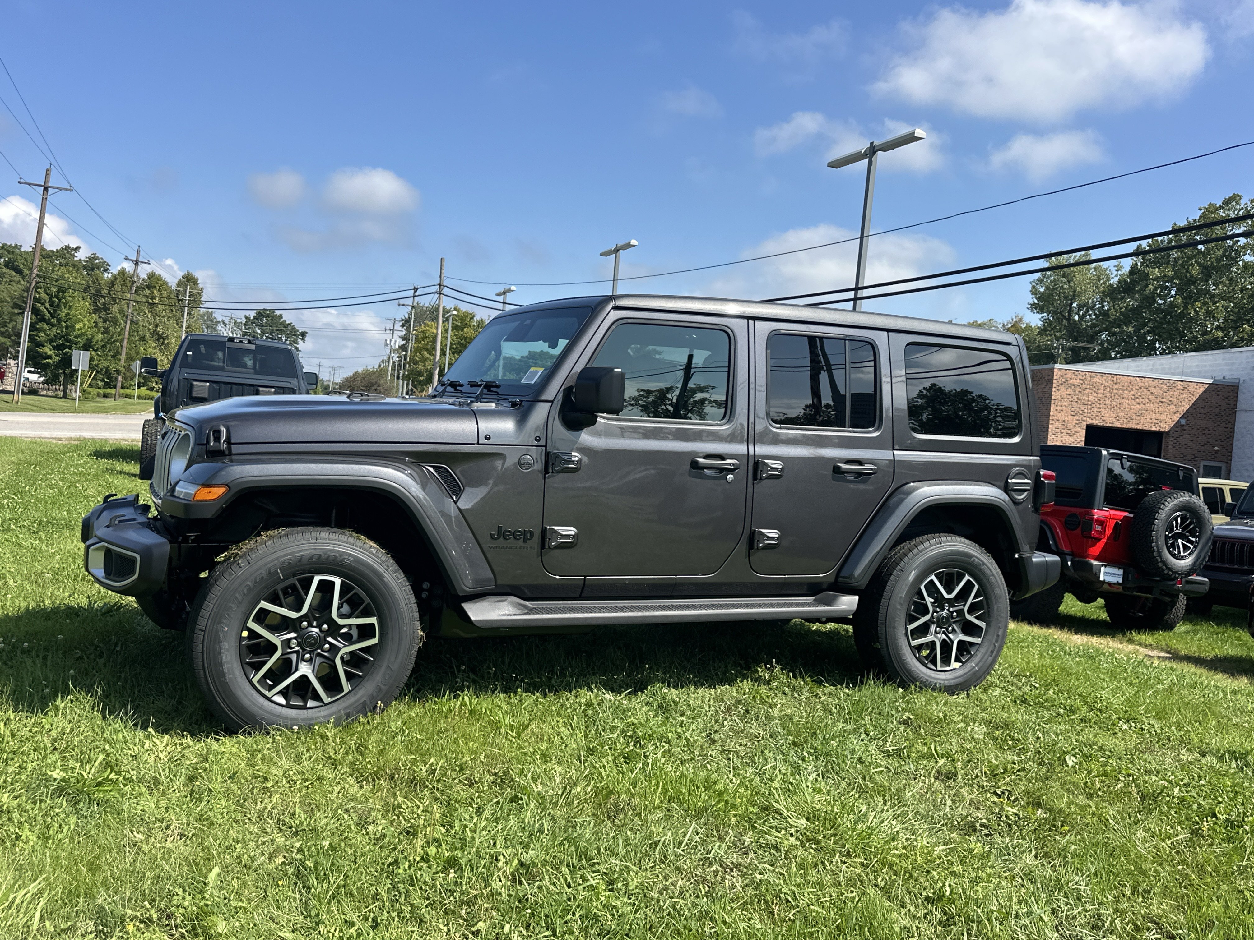 New 2027 Jeep Wrangler Unlimited Sahara AWD/4WD image 24