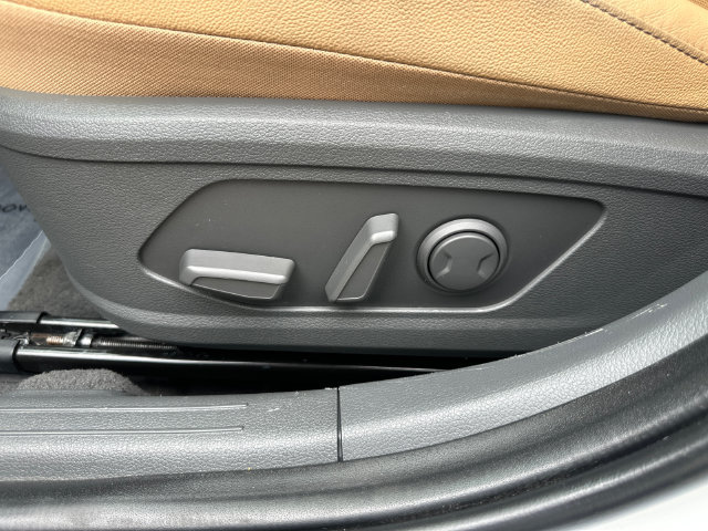Used 2023 Hyundai Sonata Limited w/ Cargo Package FWD image 29