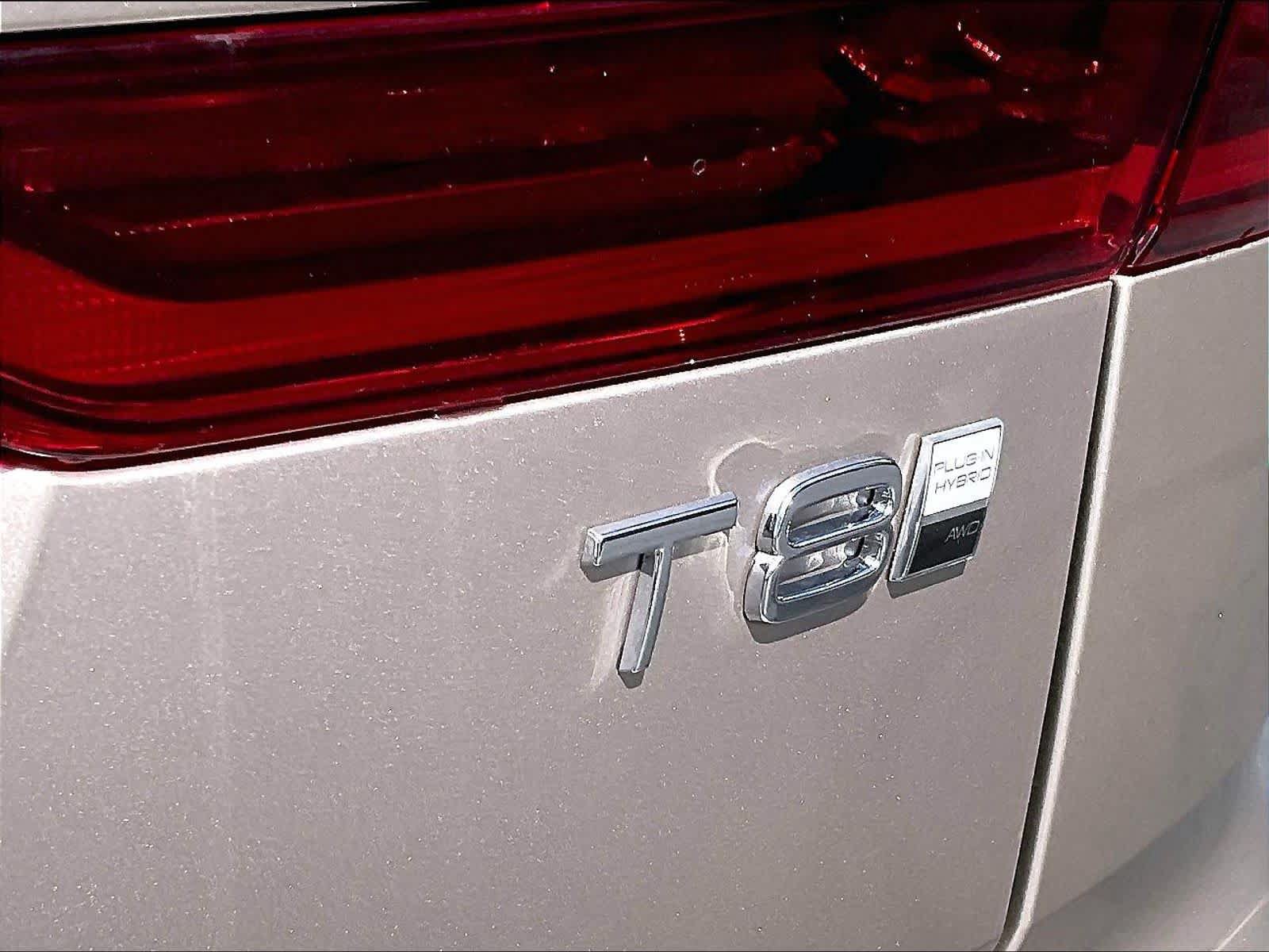New 2027 Volvo XC60 T8 Plus AWD/4WD image 26