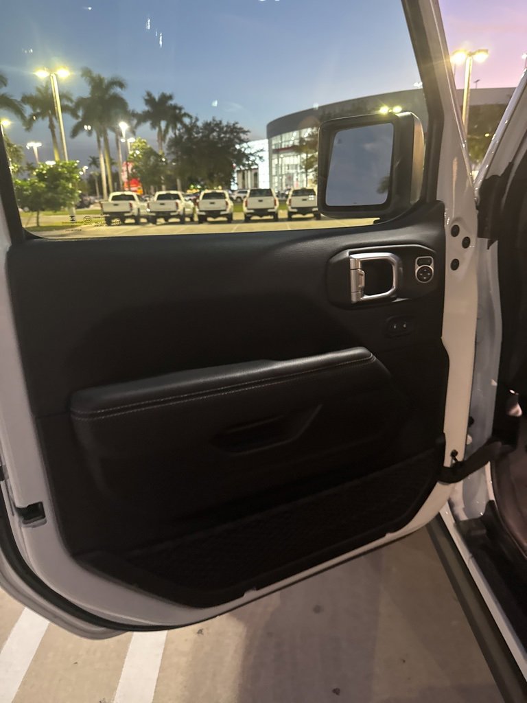 Used 2019 Jeep Wrangler Unlimited Rubicon image 3