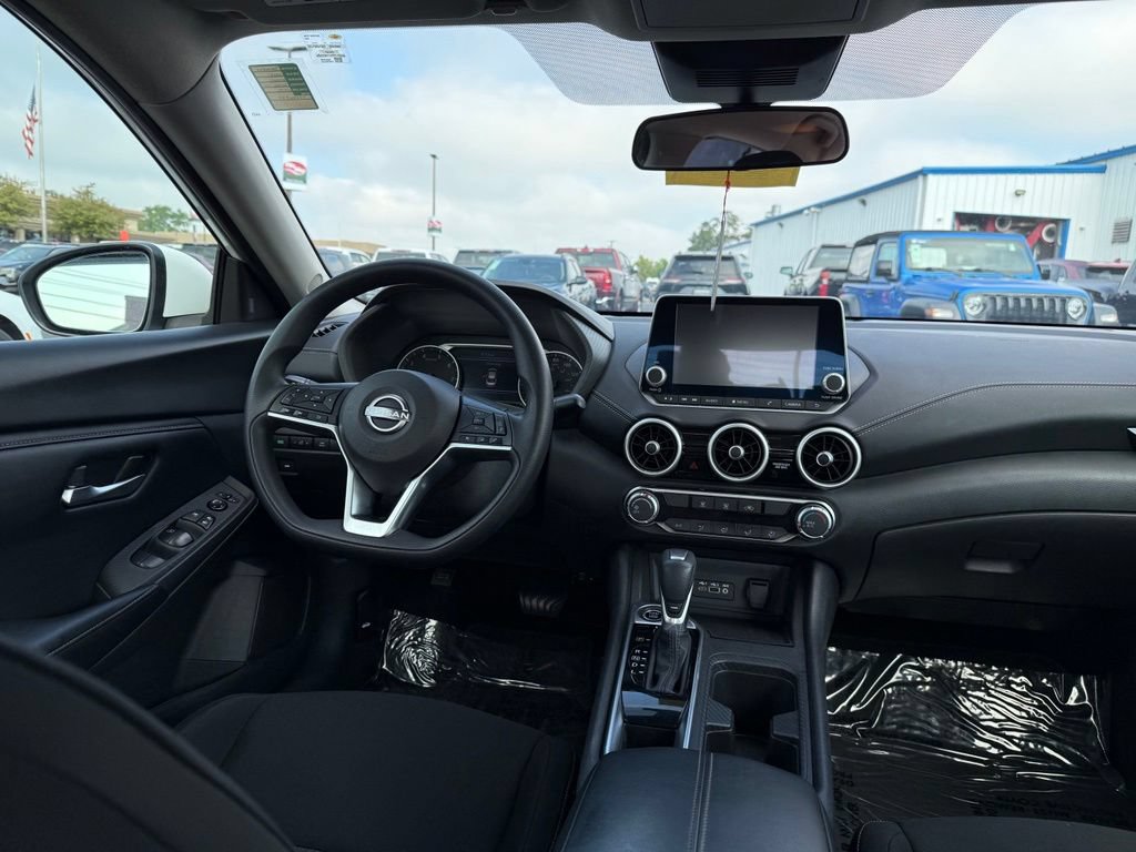 Used 2025 Nissan Sentra SV FWD image 15
