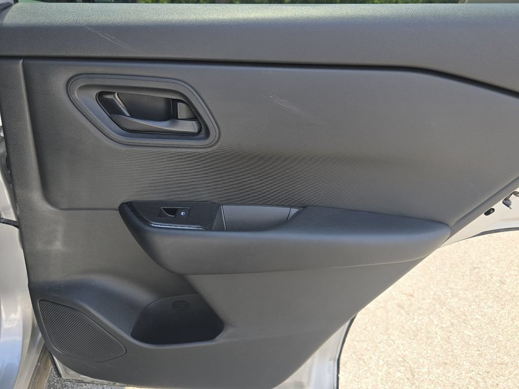 Used 2024 Nissan Rogue S AWD/4WD image 20
