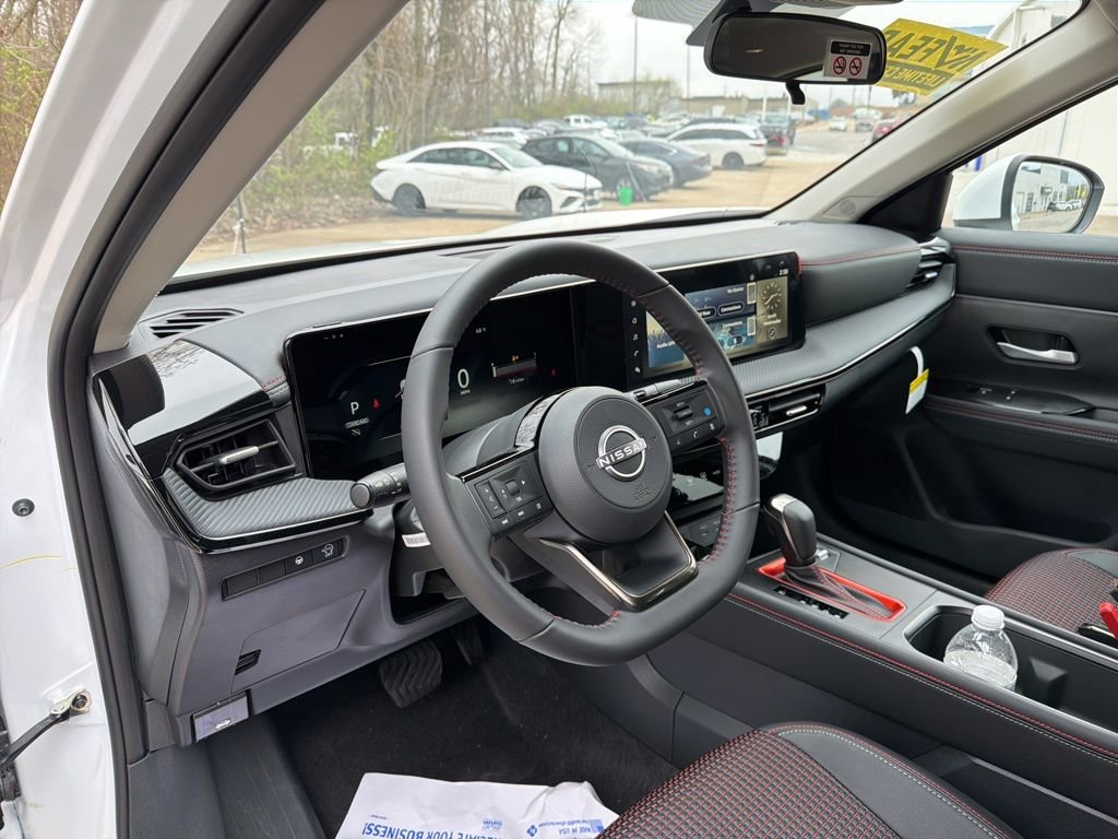 Used 2025 Nissan Kicks SR image 15