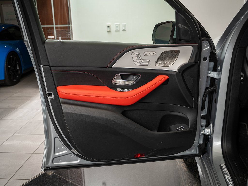 Used 2025 Mercedes-Benz GLE 53 AMG 4MATIC image 28