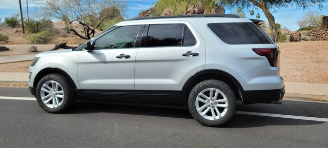Used 2017 Ford Explorer FWD image 4