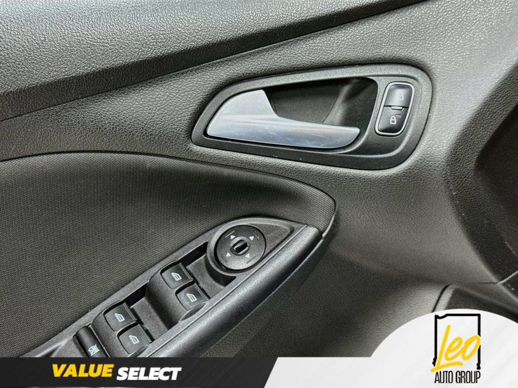 Used 2015 Ford Focus SE FWD image 19