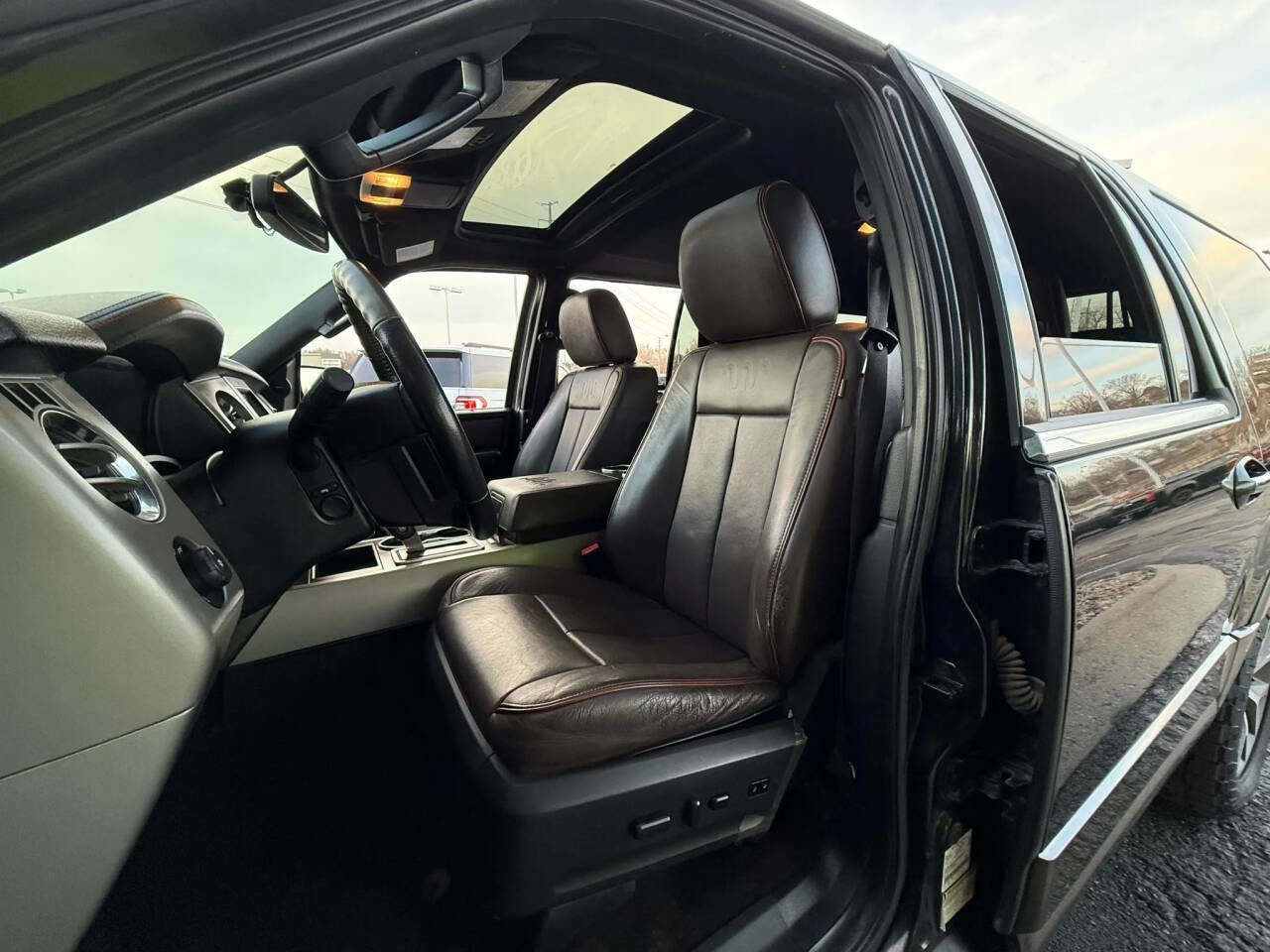 Used 2015 Ford Expedition EL King Ranch image 12