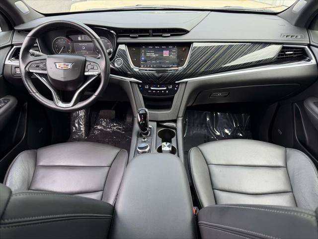 Used 2024 Cadillac XT6 Premium Luxury w/ LPO, Floor Liner Package AWD/4WD image 16