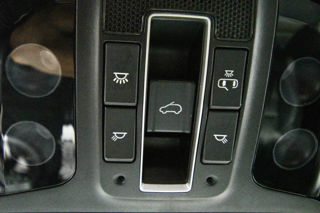 Used 2017 Kia Sorento SX image 20