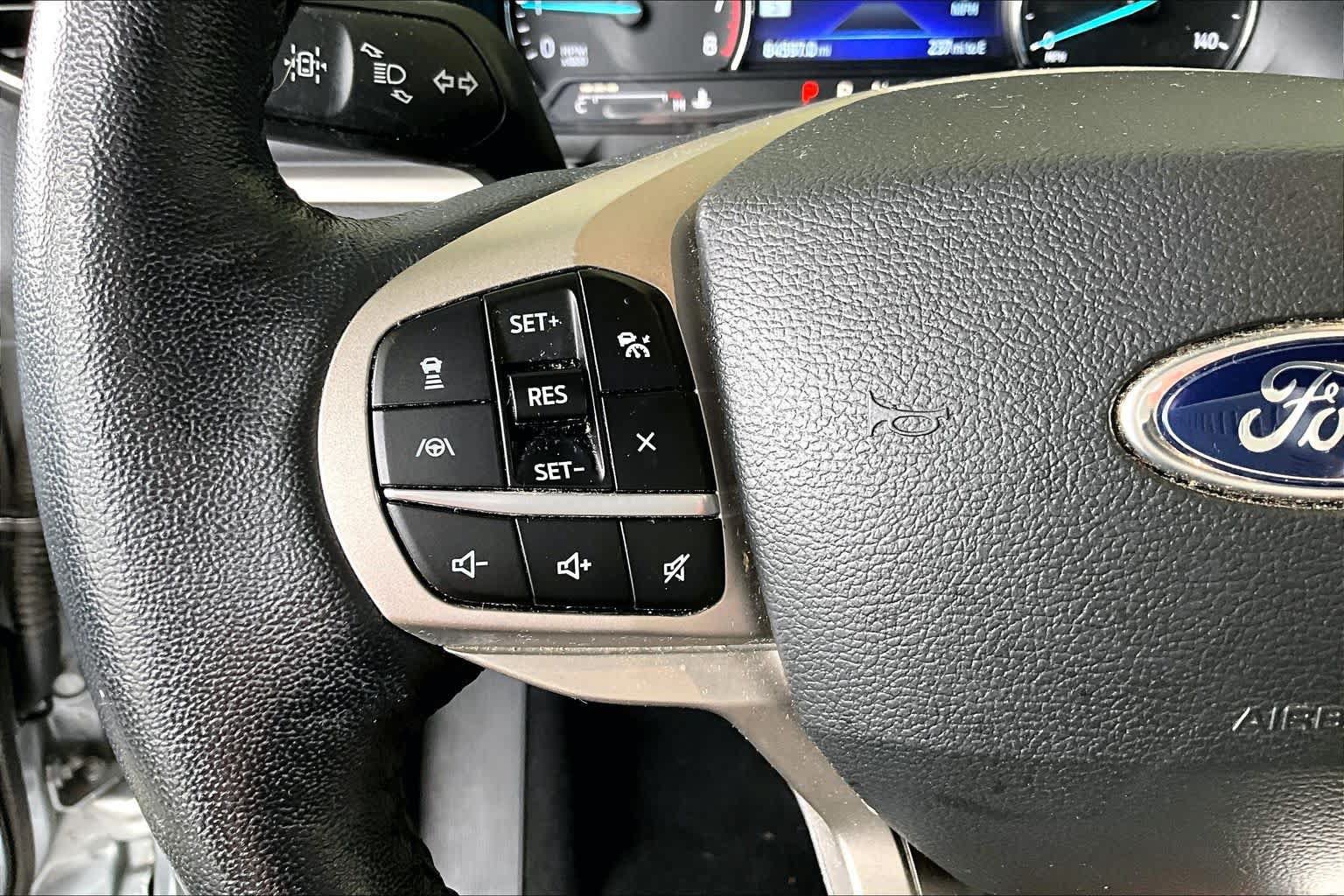 Used 2022 Ford Explorer XLT w/ Equipment Group 202A RWD image 24