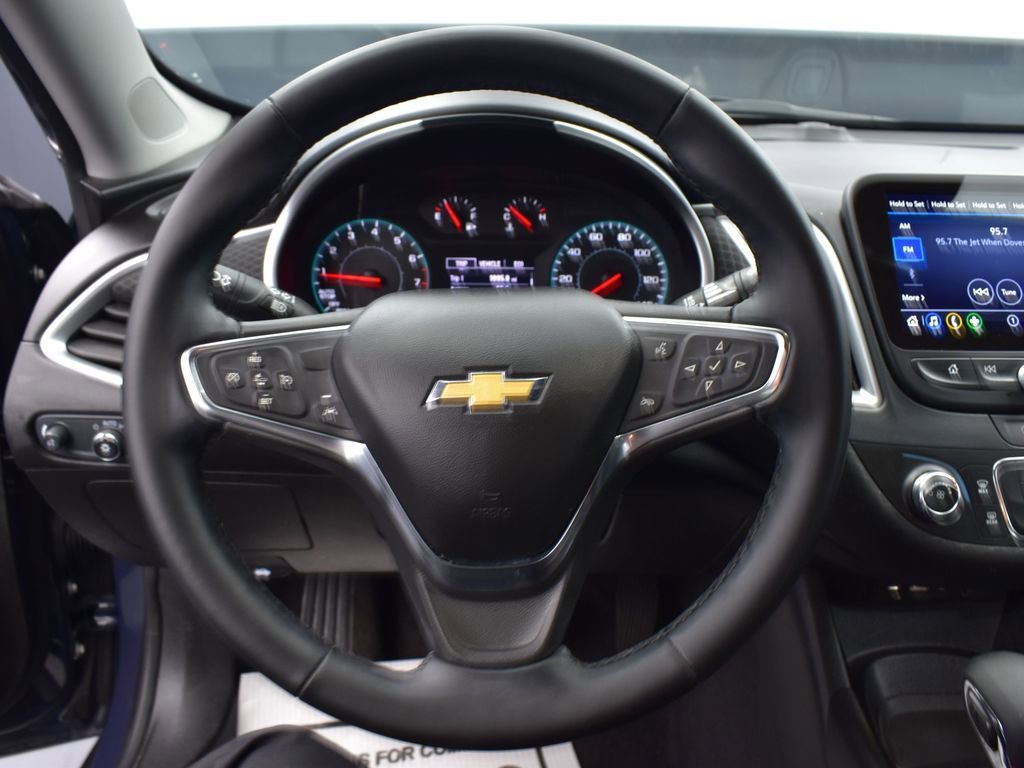 Used 2025 Chevrolet Malibu RS FWD image 15
