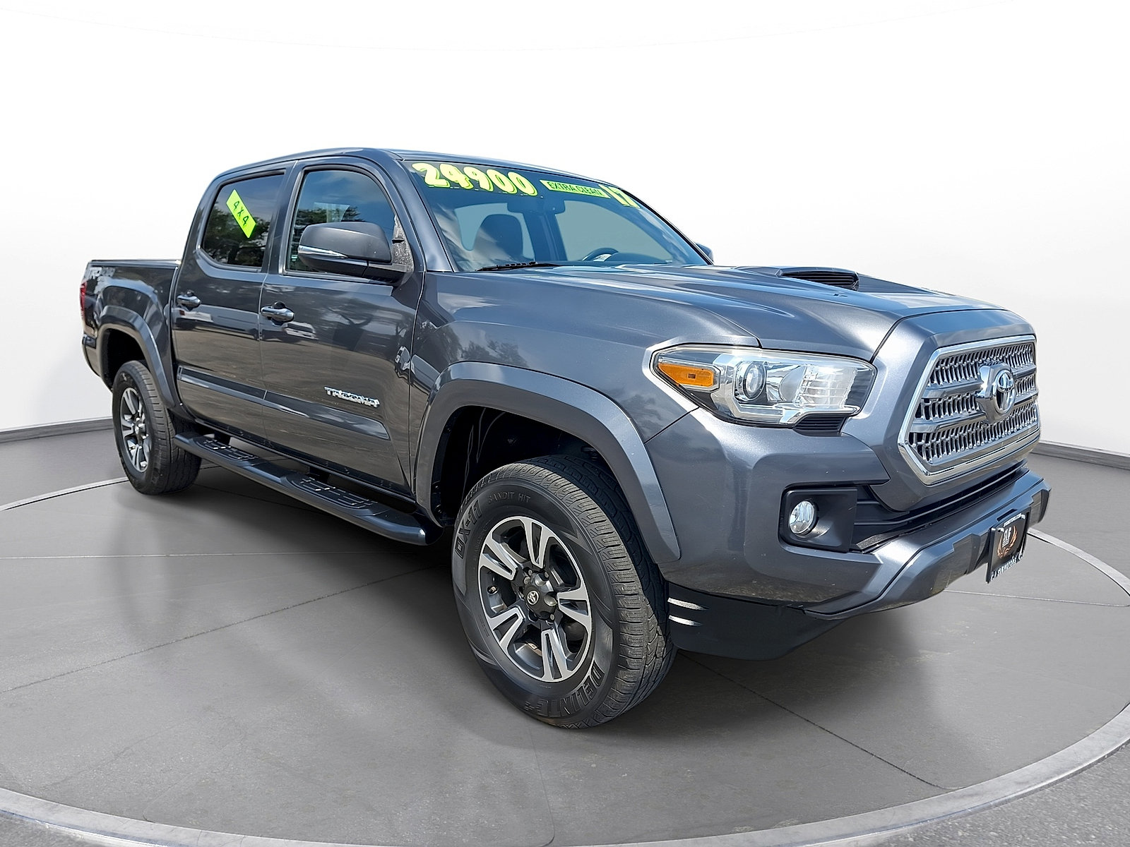 Used 2017 Toyota Tacoma TRD Sport w/ Tow Package (A/T)