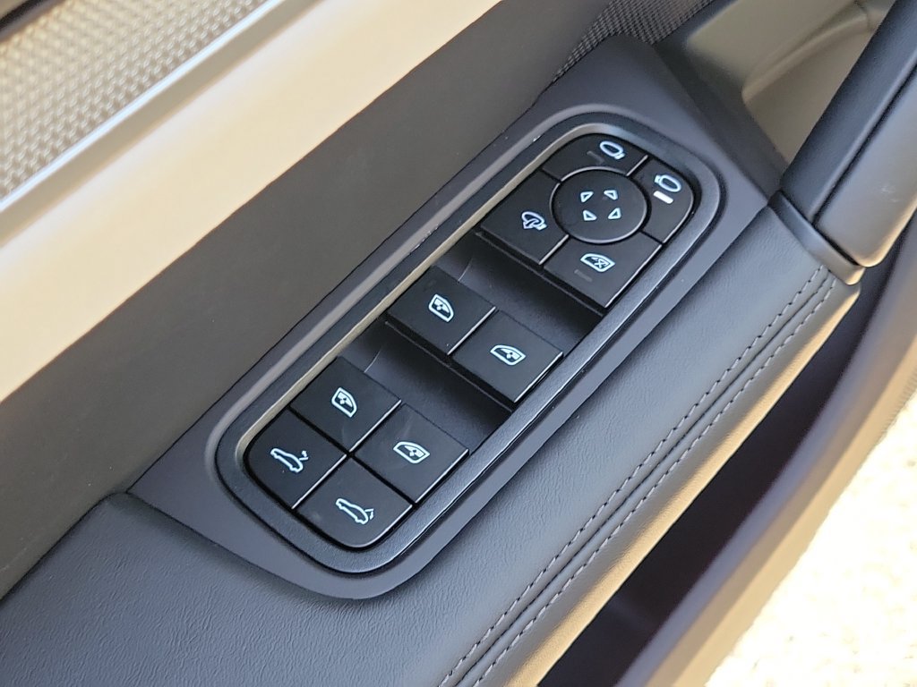 New 2027 Porsche Cayenne S AWD/4WD image 26