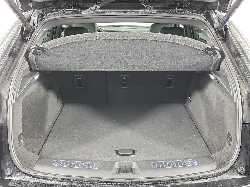 Used 2023 Cadillac XT4 Sport FWD image 8