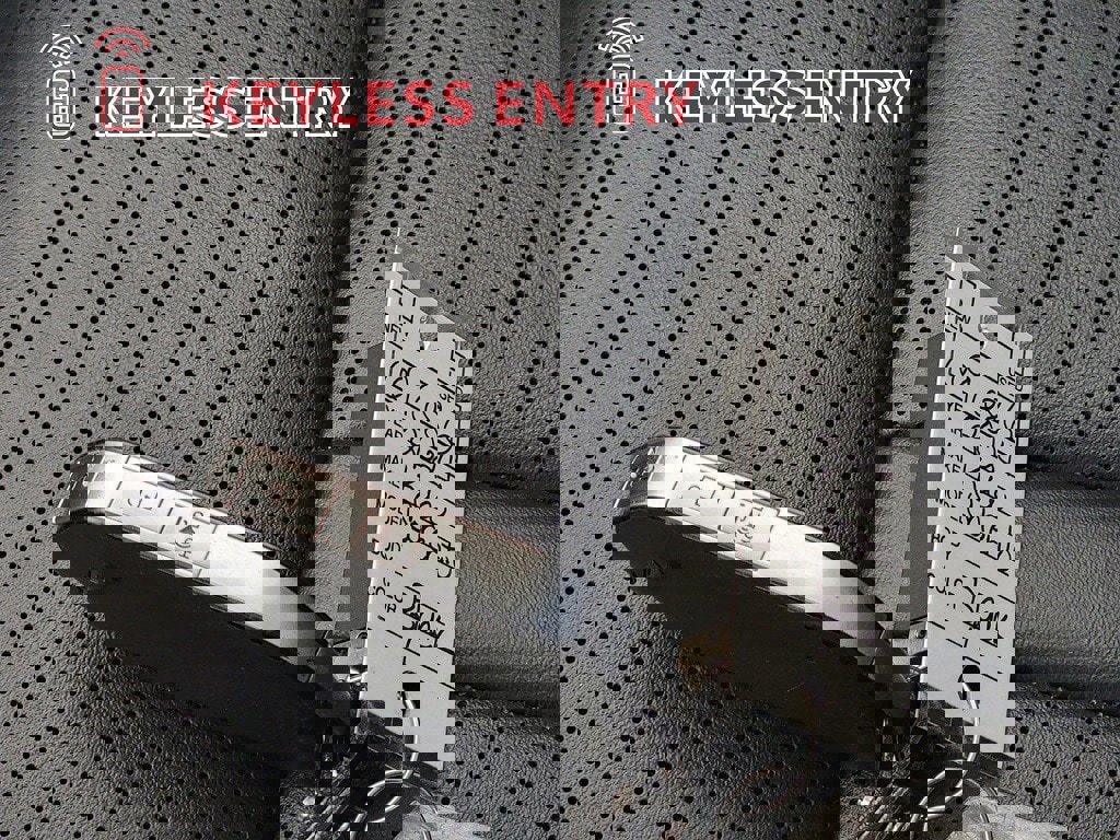 Used 2024 Kia Sorento S image 32