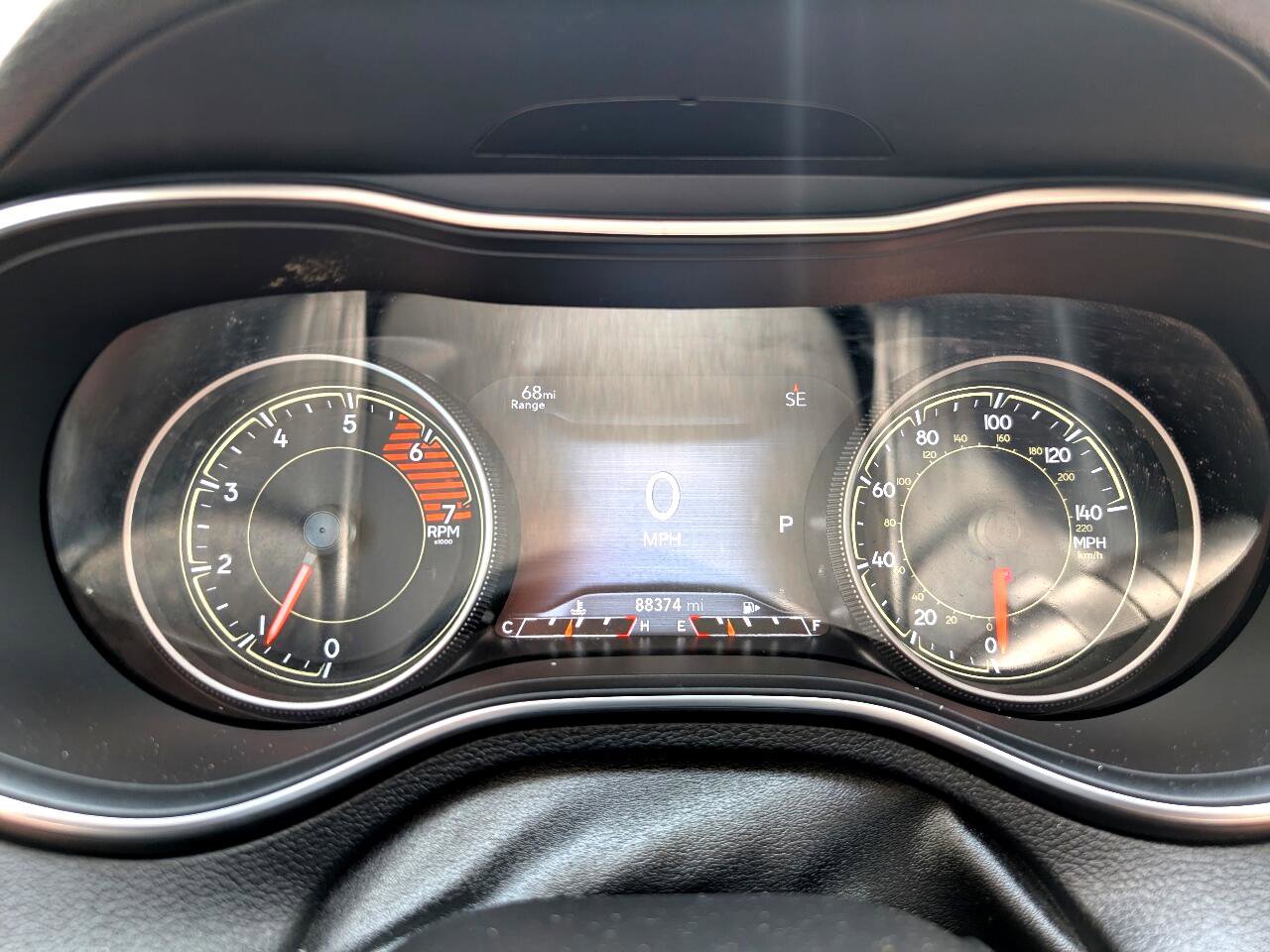 Used 2019 Jeep Cherokee Limited w/ Luxury Group image 14