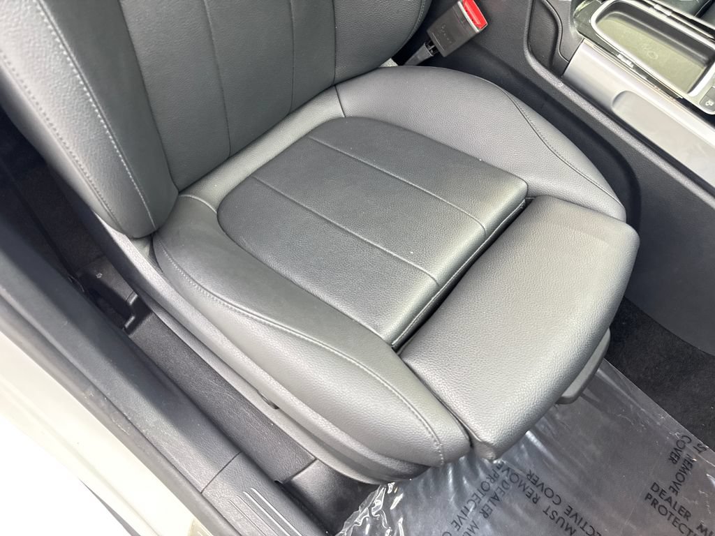 Used 2025 Mercedes-Benz GLB 250 4MATIC image 45