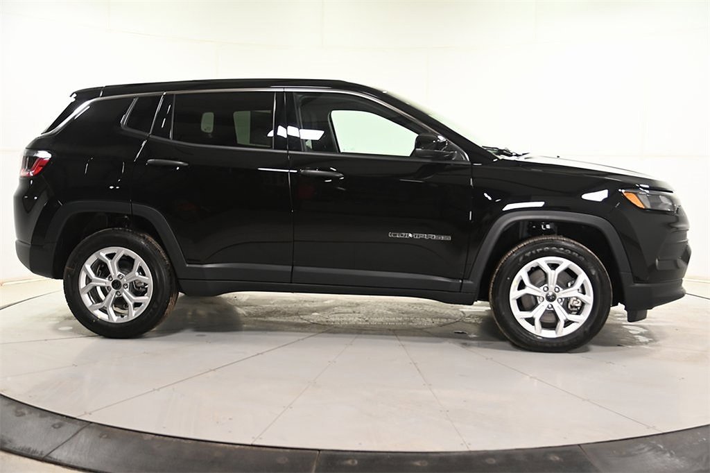 New 2025 Jeep Compass Sport image 2