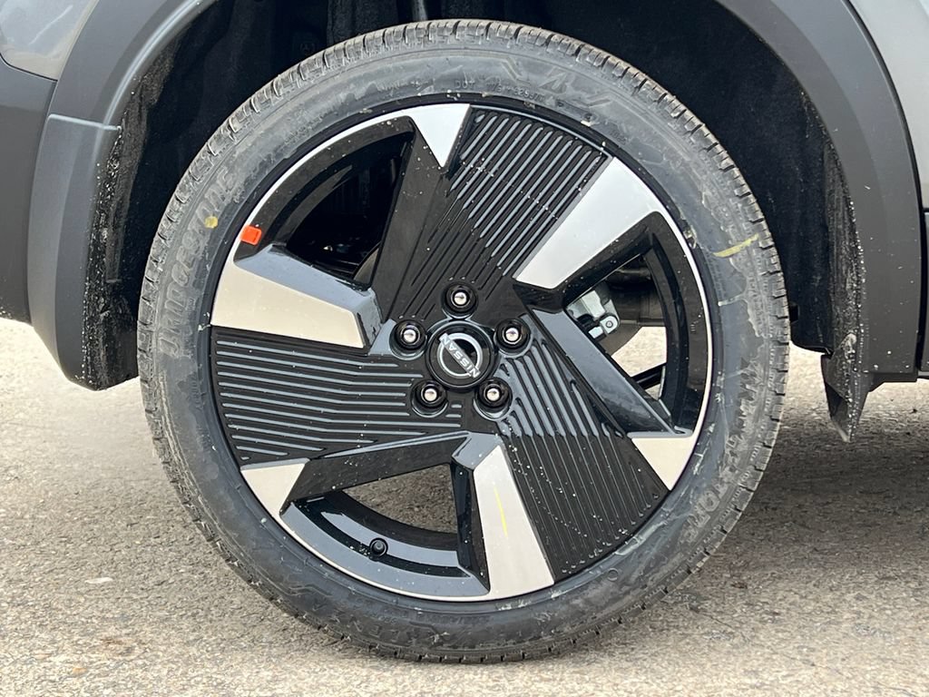 New 2026 Nissan Kicks SR w/ Cold Weather Package AWD/4WD image 5