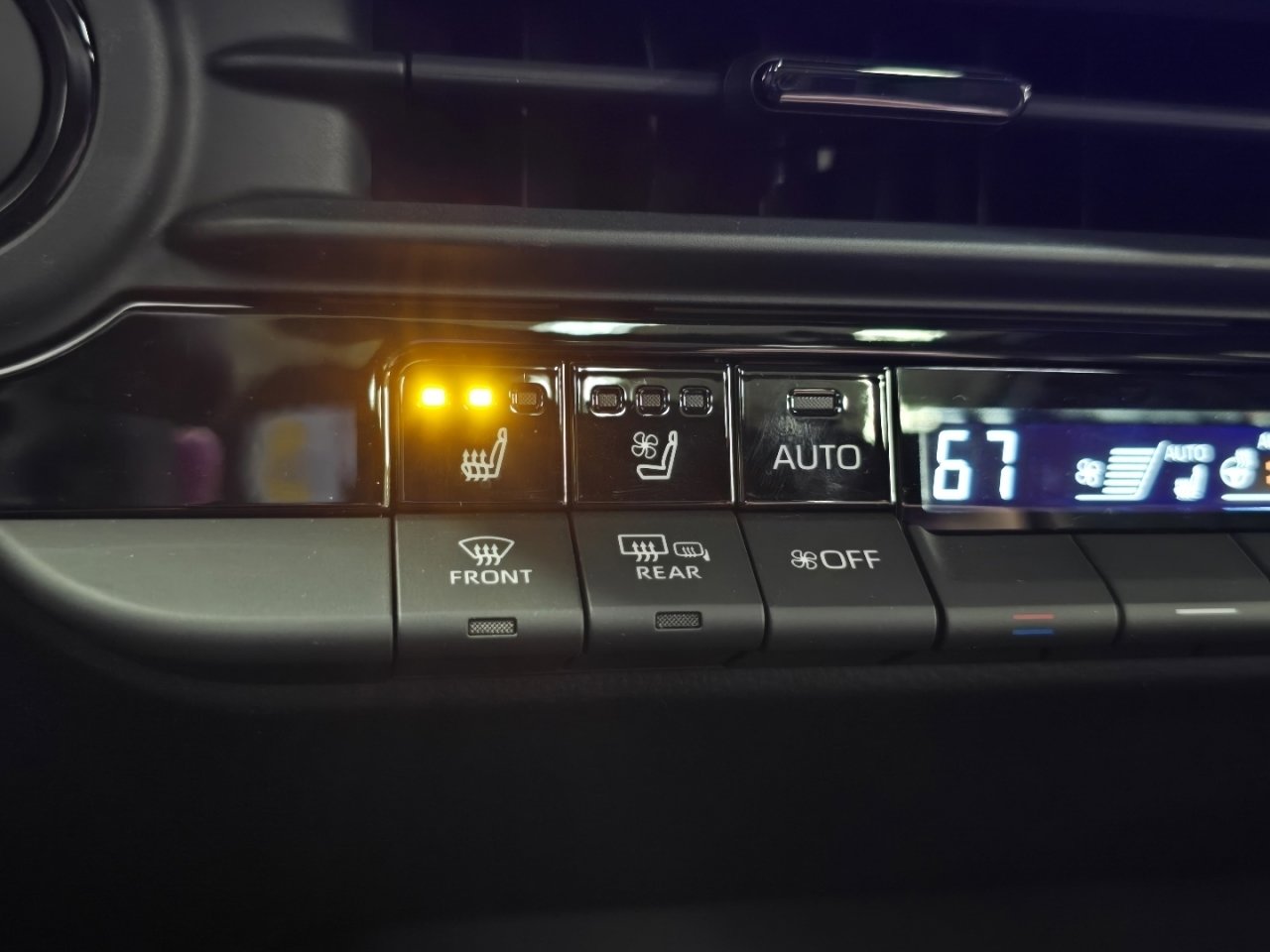 New 2025 Toyota Crown Signia image 8