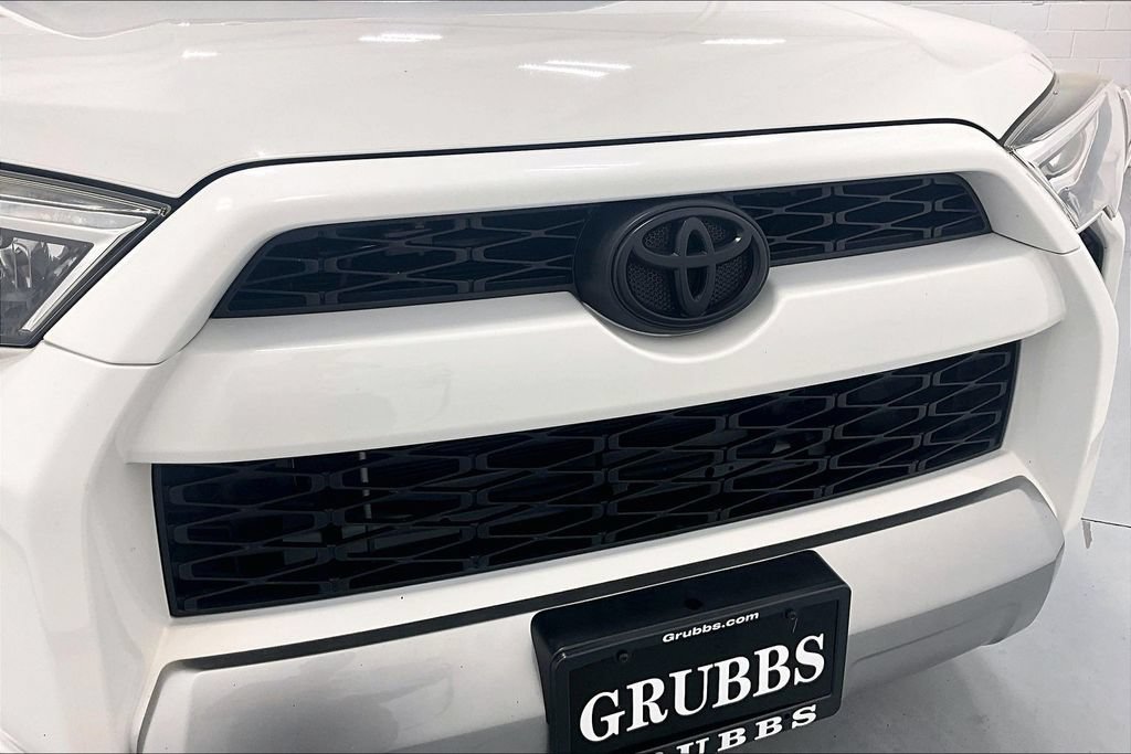 Used 2019 Toyota 4Runner TRD Off-Road Premium AWD/4WD image 30