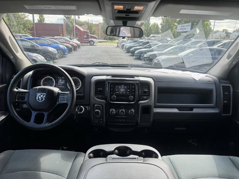 Used 2018 RAM 1500 Express w/ Black Ram 1500 Express Group AWD/4WD image 10
