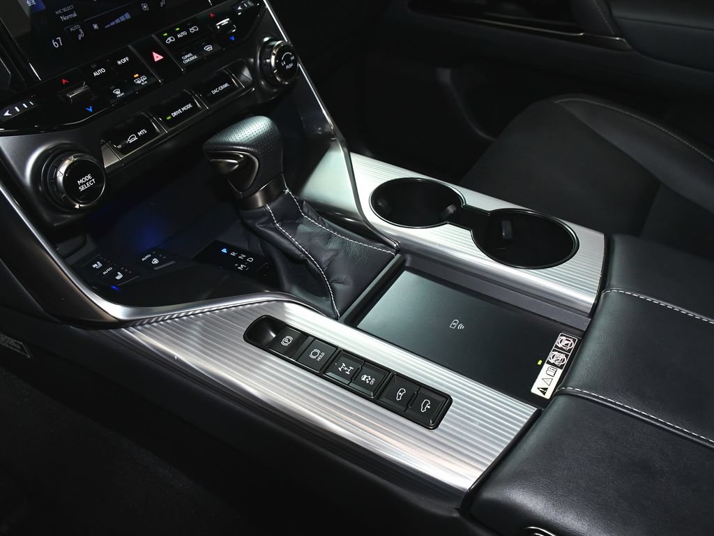 Used 2023 Lexus LX 600 F Sport w/ Accessory Package (Z1) AWD/4WD image 46