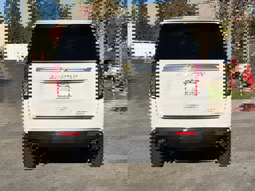 Used 2023 Chevrolet Suburban Premier image 5