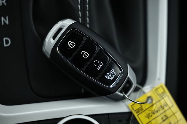 Used 2023 Hyundai Venue Limited image 41