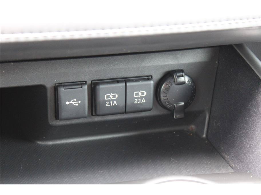 Used 2021 Toyota Highlander XLE AWD/4WD image 26