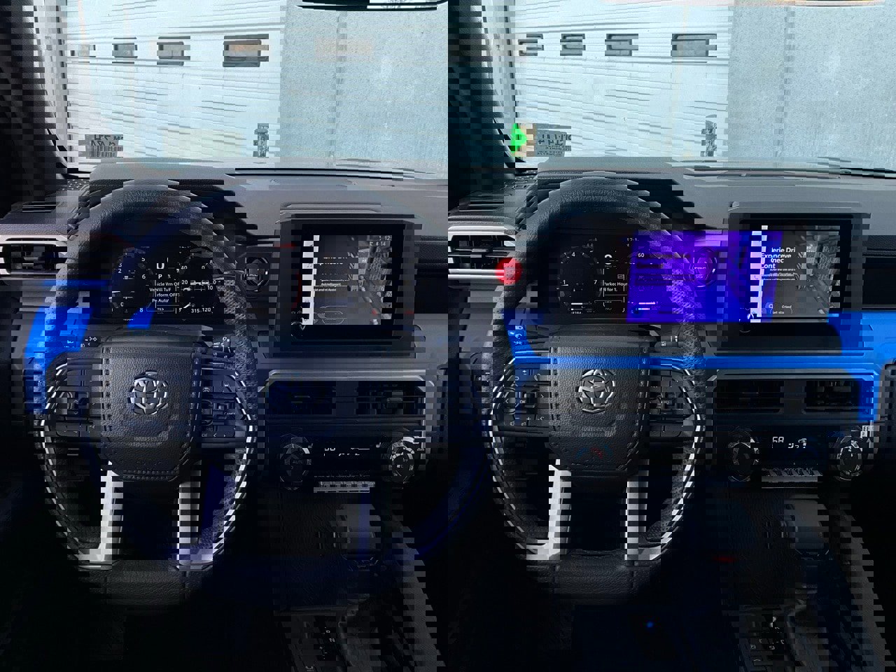 Used 2025 Toyota Tacoma TRD Off-Road image 12