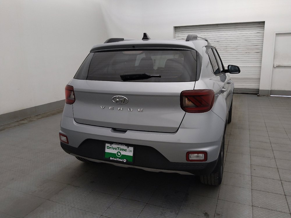 Used 2021 Hyundai Venue SEL w/ Premium Package FWD image 7