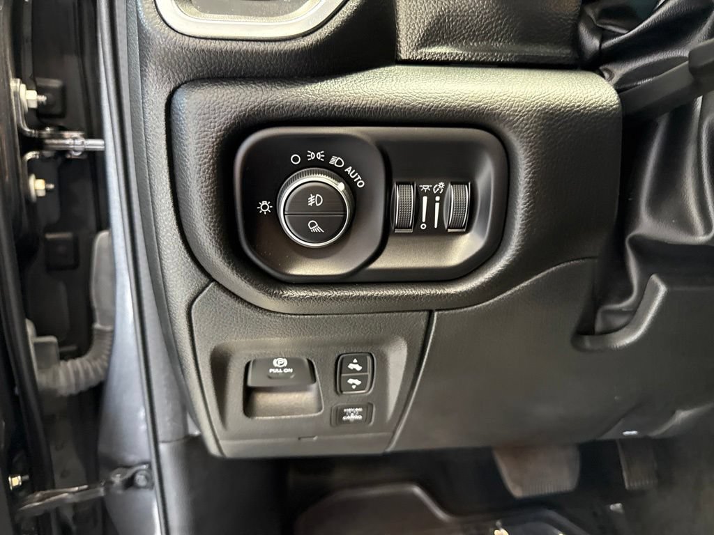 Used 2022 RAM 1500 Laramie AWD/4WD image 21