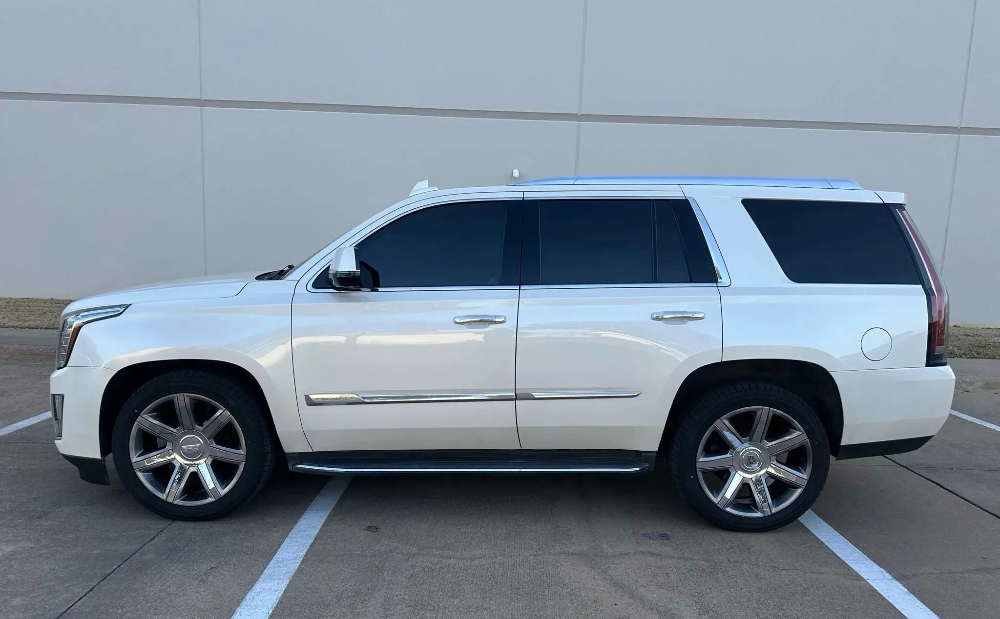 Used 2015 Cadillac Escalade Luxury