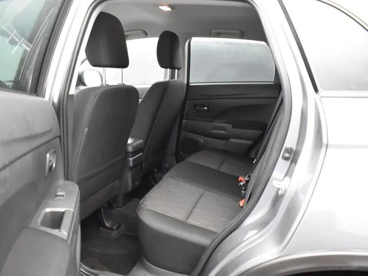 Used 2025 Mitsubishi Outlander Sport LE image 15