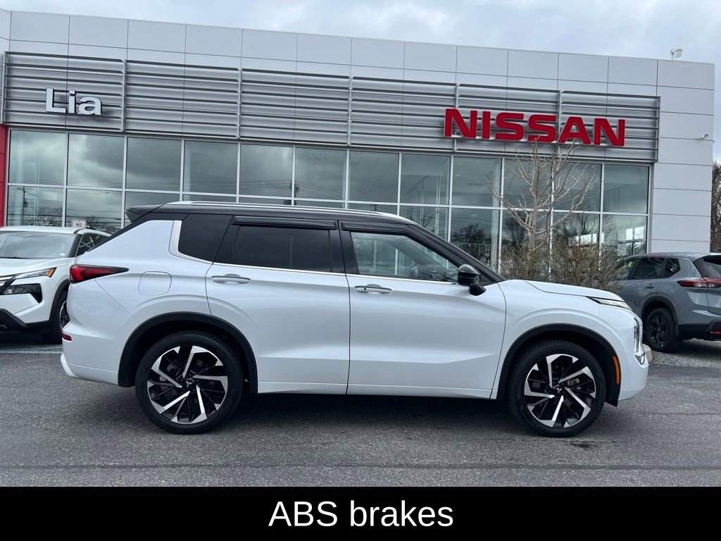 Used 2024 Mitsubishi Outlander SEL AWD/4WD image 11